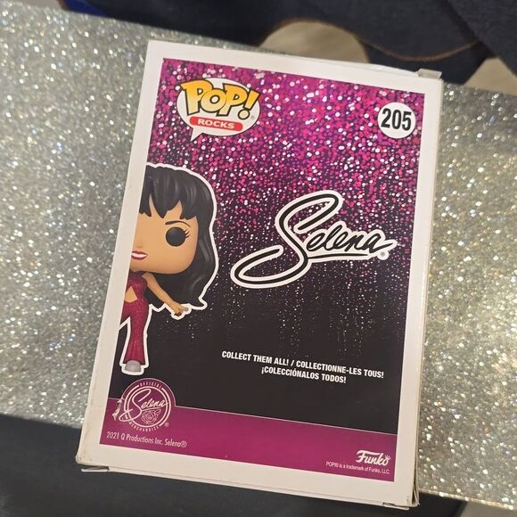 Funko Pop Rock Star Selena Vinyl Figure #205 - Picture 6 of 6
